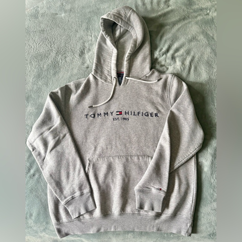 Tommy Hilfiger Gray Pullover Sweater
